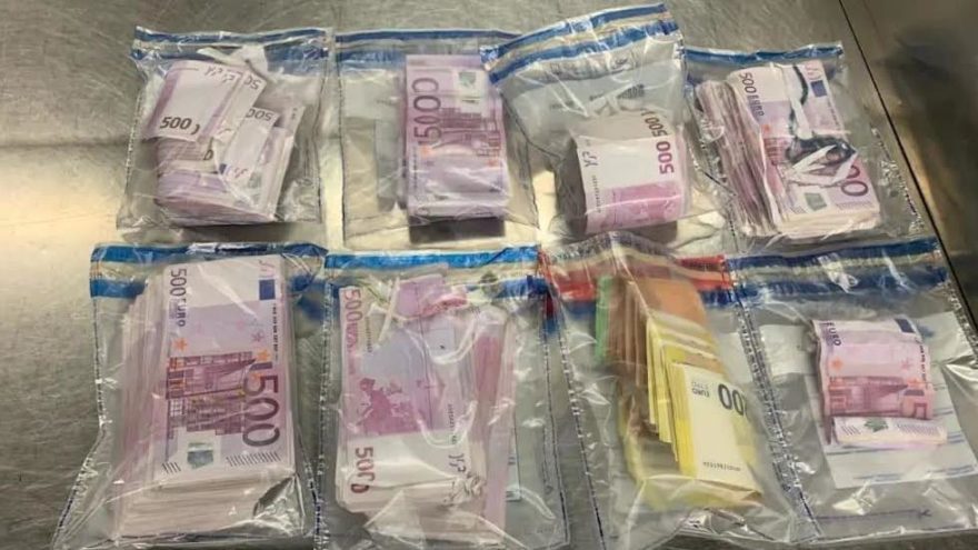 Türk yolcunun iç çamaşırından çıkanlar şoke etti