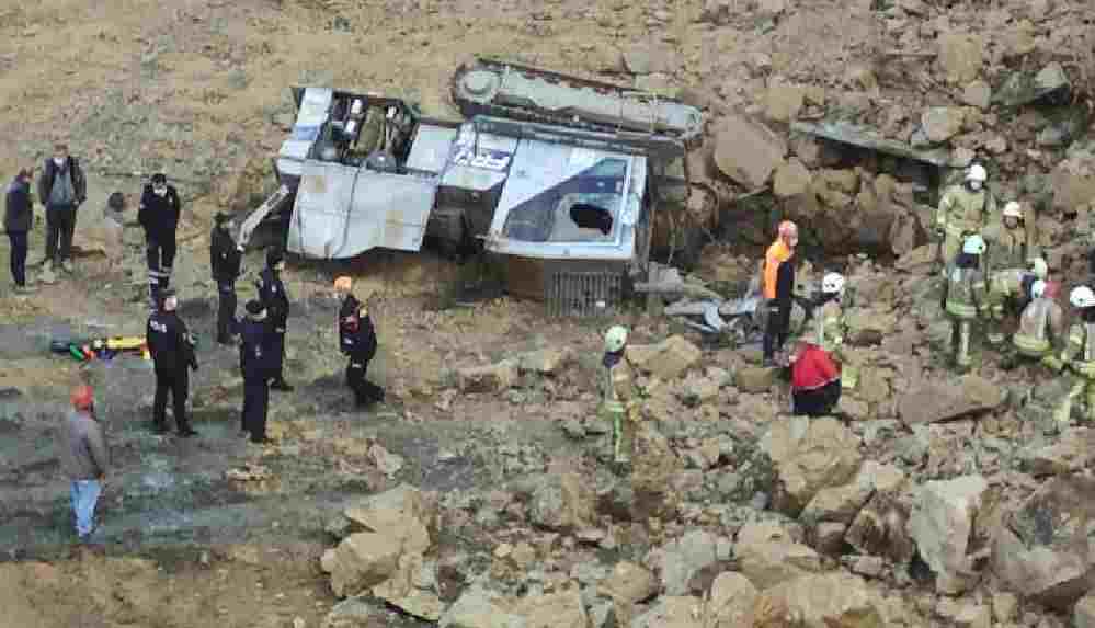 Arnavutköy'de taş ocağında göçük_ 2 işçi hayatını kaybetti (1)