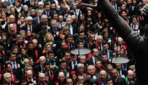 "Avukatlara ihbar zorunluluğu" yasasına 72 baro başkanından tepki