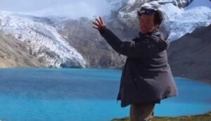 Çinli sosyal medya fenomeni buzul şelalesine düşerek hayatını kaybetti