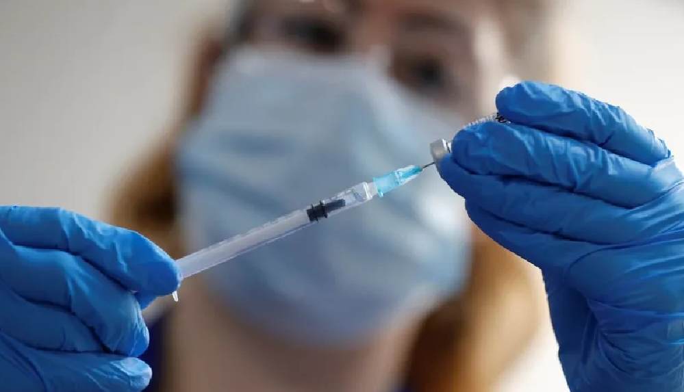 Covid-19 aşısı yaptırmayan çalışanlar işten çıkarılabilir
