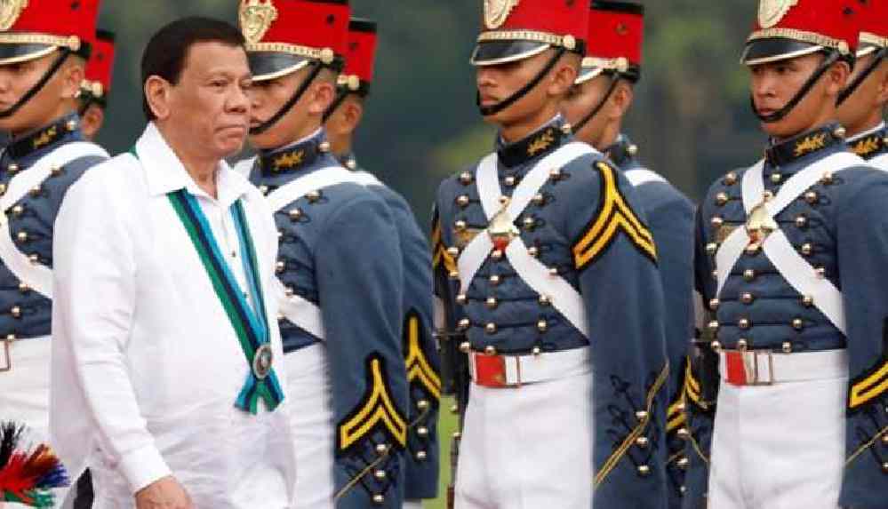 Filipinler Devlet Başkanı korumalarına onaylanmamış Çin aşısı yaptırdı, kendisi ise 'aşının onaylanmasını bekliyor'