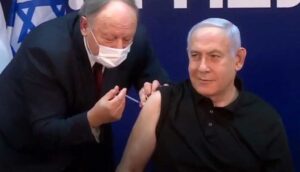 İsrail'de ilk Covid-19 aşısı canlı yayında Netanyahu'ya yapıldı
