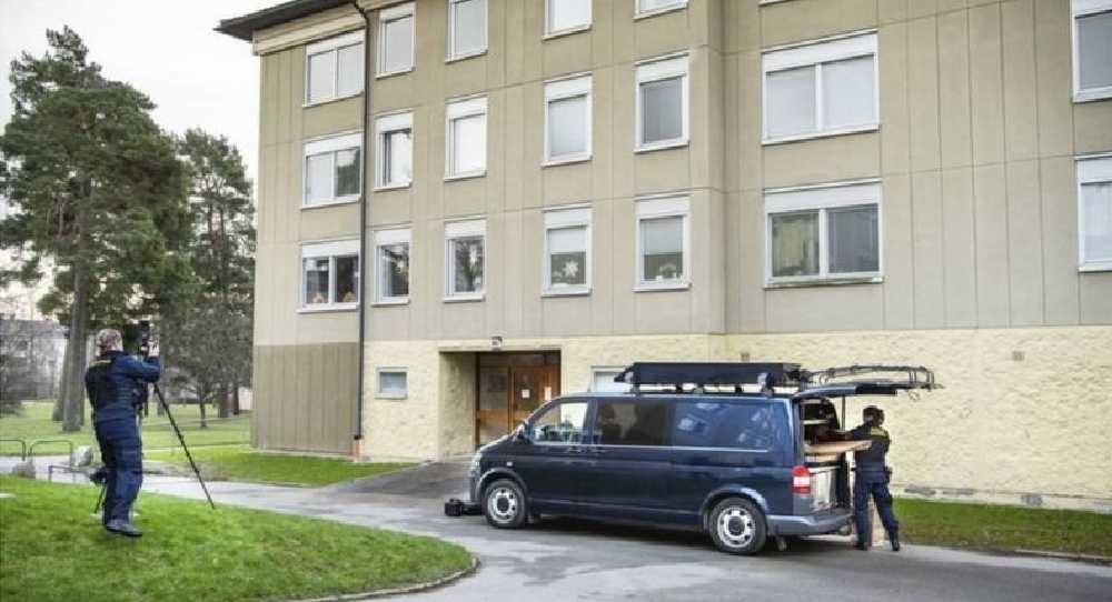 Isvecte-bir-kadin-oglunu-30-yila-yakin-evinde-hapsettigi-icin-gozaltina-alindi