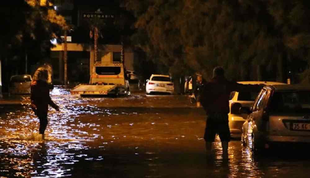İzmir'deki sel felaketinden sonra Vali Köşger'den açıklama