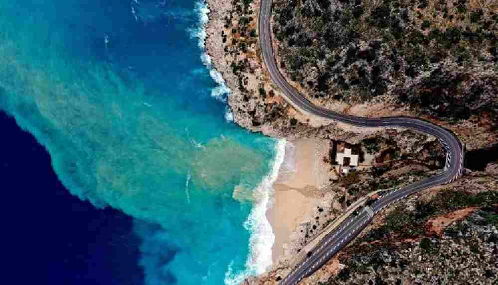 Kaputaş Plajı'nda denizin rengi turkuaza dönüştü