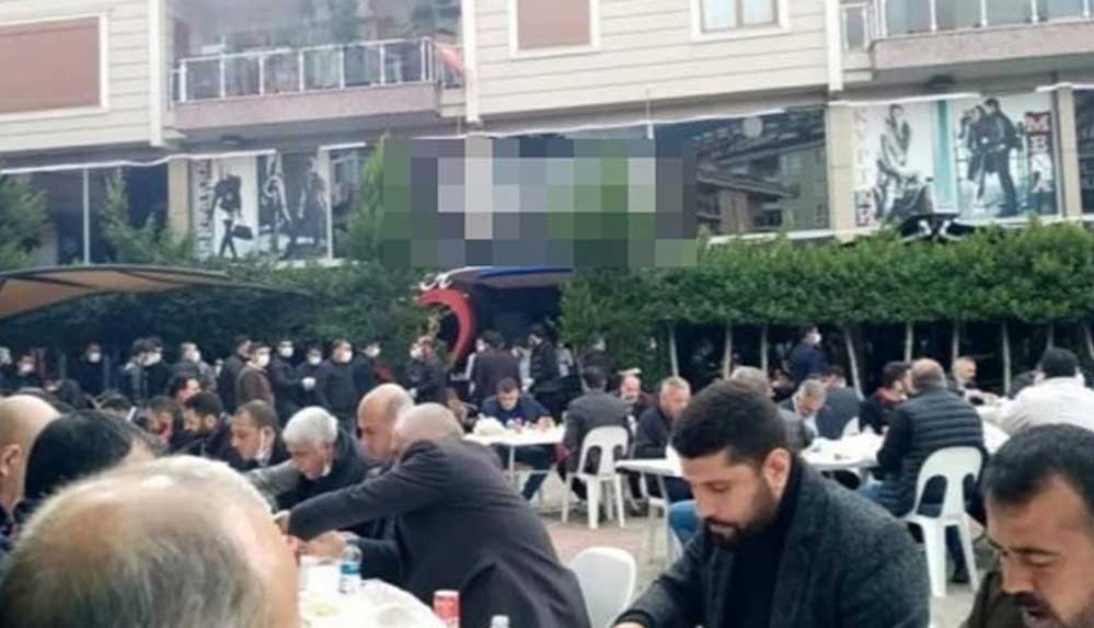 Koronavirüsten-babası-ölen-kişi-corona-önlemsiz-mevlit-okuttu