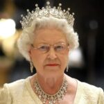 Kraliçe Elizabeth’in sarayından çalıp internette satmış