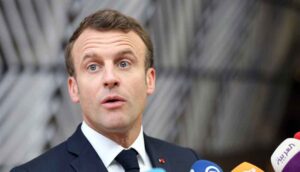 Macron'un Afganistan'daki duruma dair "düzensiz göç dalgasına karşı korunmalıyız" açıklamasına tepki