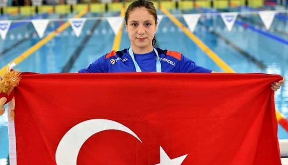 Milli yüzücü Merve Tuncel, dünya gençler rekorunu kırdı
