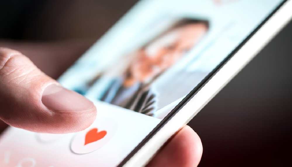 Mobil uygulamalar üzerinden tanışan çiftler kalıcı ilişki kurmaya daha istekli