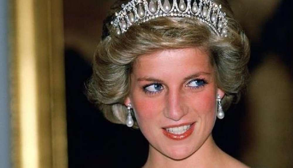 Prenses Diana’nın 23 yıldır saklanan mektupları açık artırmada