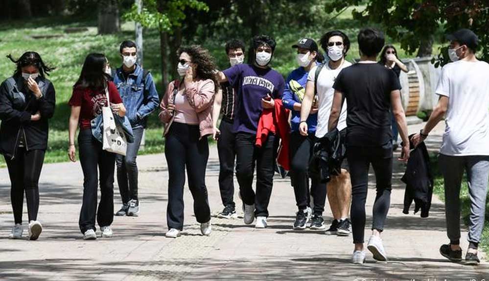 Prof.-Güngör-uyardı--Gençler-hastalığı-bir-oyun-gibi-görüyor