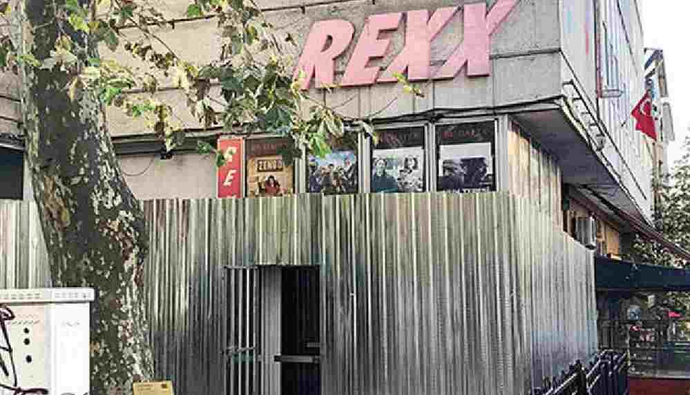 Rexx sinemasının yıkımına başlandı