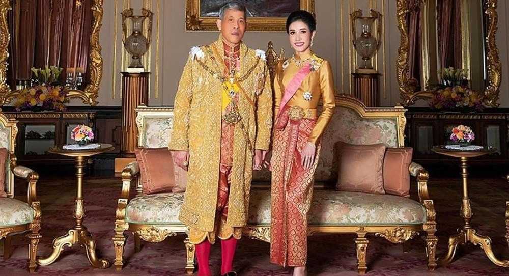 Tayland Kralı’nın resmi sevgilisinin çıplak fotoğrafları gazeteye basıldı