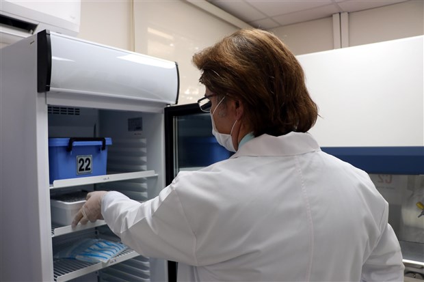 Yerli aşı ve korunduğu oda görüntülendi