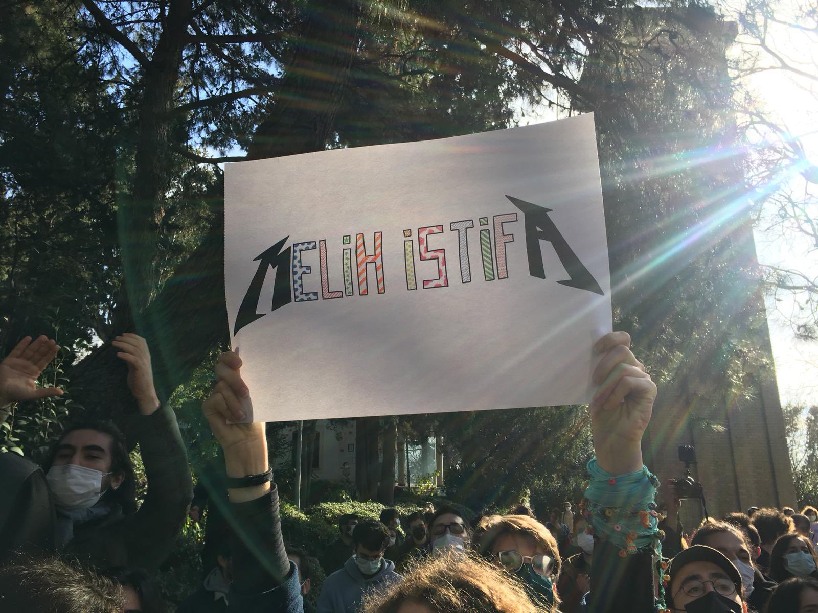 Boğaziçi öğrencileri Kadıköy’de alkışlarla karşılandı