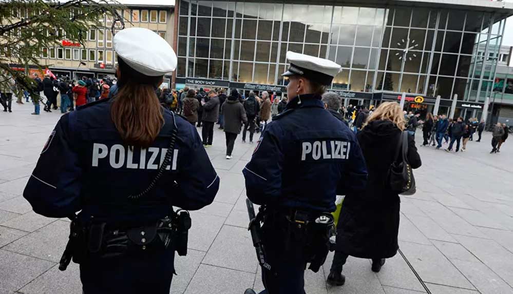 Almanya'da 25 farklı suçtan aranan zanlı Türkiye'ye kaçarken yakalandı