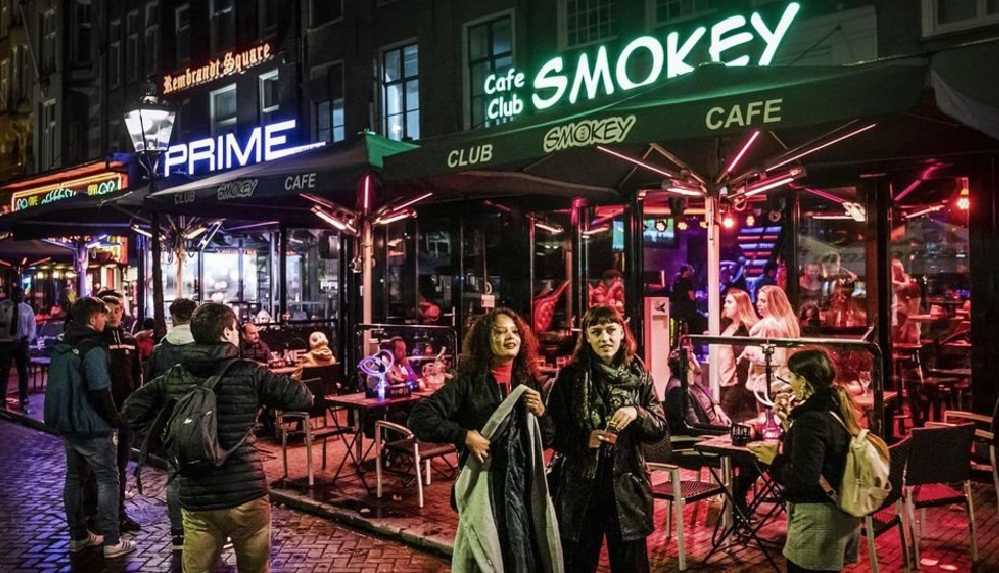 Amsterdam, esrar satan kafelere yabancı turistlerin girişini yasaklayacak