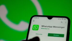 Bilgilerini Facebook’la paylaşmayan WhatsApp kullanamayacak