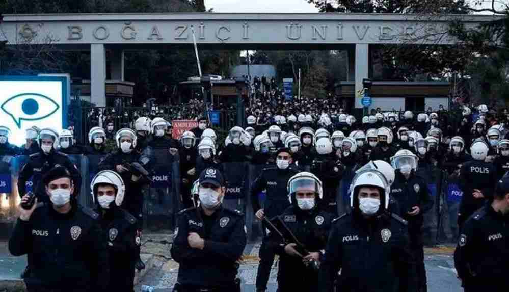 Boğaziçi Üniversitesi'nden Prof. Zenginobuz: Üniversite dışından polise karşı çıkma durumunda olan provokatörler oluyor