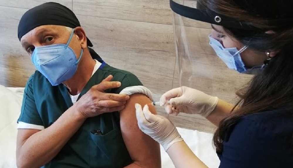 Covid-19 aşısı yaptıran sağlık çalışanı sayısı 800 bini geçti