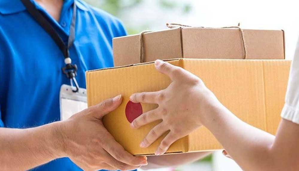 Doç.-Dr.-Savaşçı--Kargo-paketini-alır-almaz-çöpe-atın