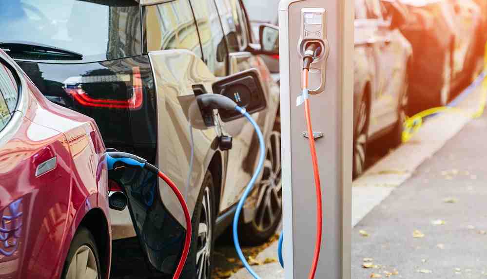 Elektrikli arabalar için beş dakikada şarj eden batarya geliştirildi