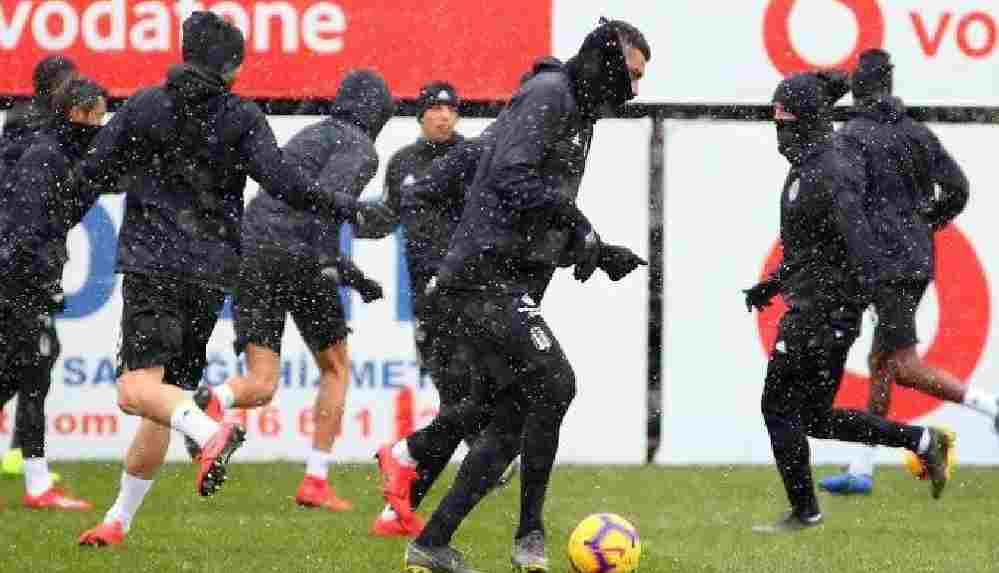 Kar yağışı uyarısından sonra gözler derbiye çevrildi_ Derbinin ertelenme ihtimali var mı_