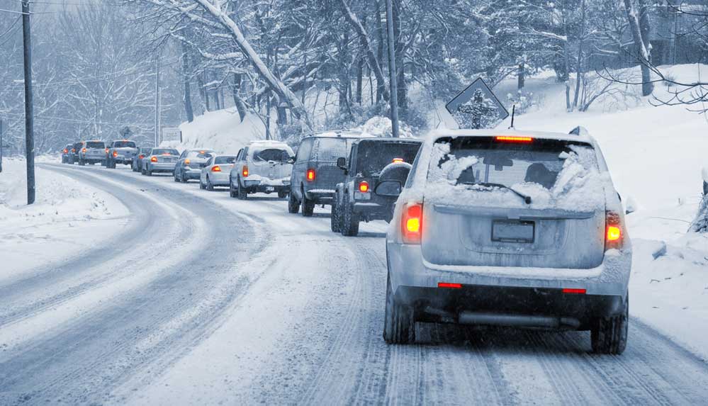 Karda-nasıl-araç-kullanılır--Karlı-havalarda-yapılması-ve-yapılmaması-gerekenler-1