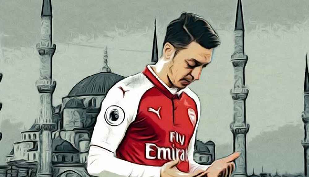 Mesut Özil'in 'Cuma' paylaşımı ilahiyatçıları böldü