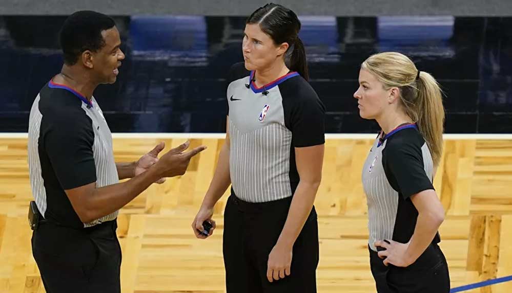 NBA'de ilk kez bir maçta 2 kadın hakem görev aldı