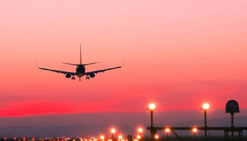 Polis havalimanından çalınan uçak için çağrıda bulundu