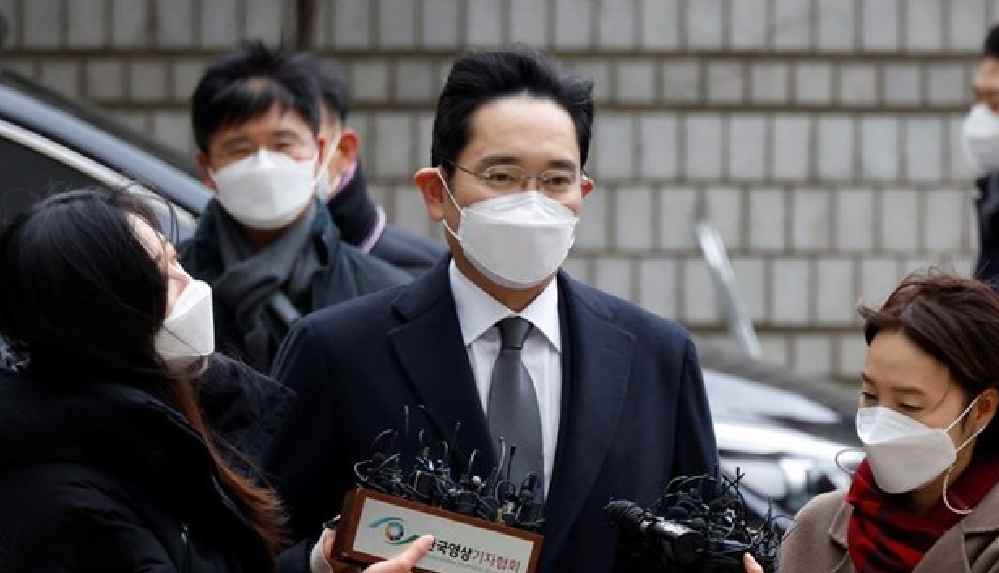 Samsung'un başkan yardımcısına rüşvetten 2.5 yıl hapis cezası