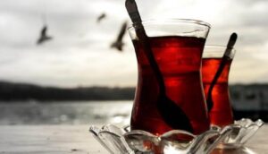 Seyyar çay satıcıları: Günde 100 bardaktan fazla çay satıyoruz