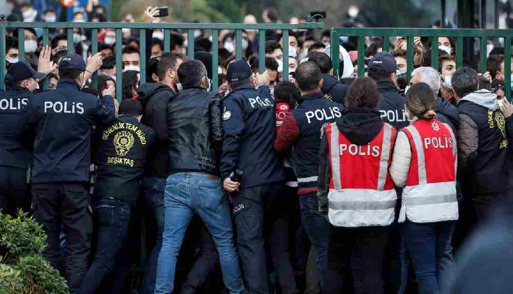 Dışişleri Bakanlığı'ndan Boğaziçi açıklaması: Türkiye'nin içişlerine müdahale etmeye kalkışmak kimsenin haddi değil