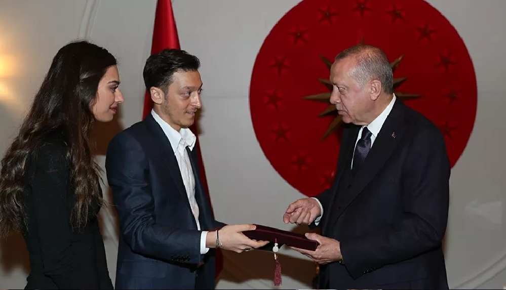 TFF Başkanı Özdemir: Cumhurbaşkanımızla fotoğraf verdiği için takımından uzak tuttular
