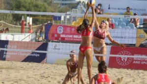 Alman plaj voleybolu yıldızlarından turnuvada bikini giymelerine izin vermeyen Katar’a boykot