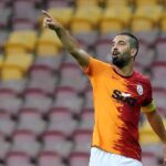 Arda Turan'dan gece yarısı ilginç paylaşım 5 Arda Turan'a 2 maç men cezası