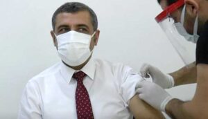 Aşı olan milletvekili corona virüsüne yakalandı