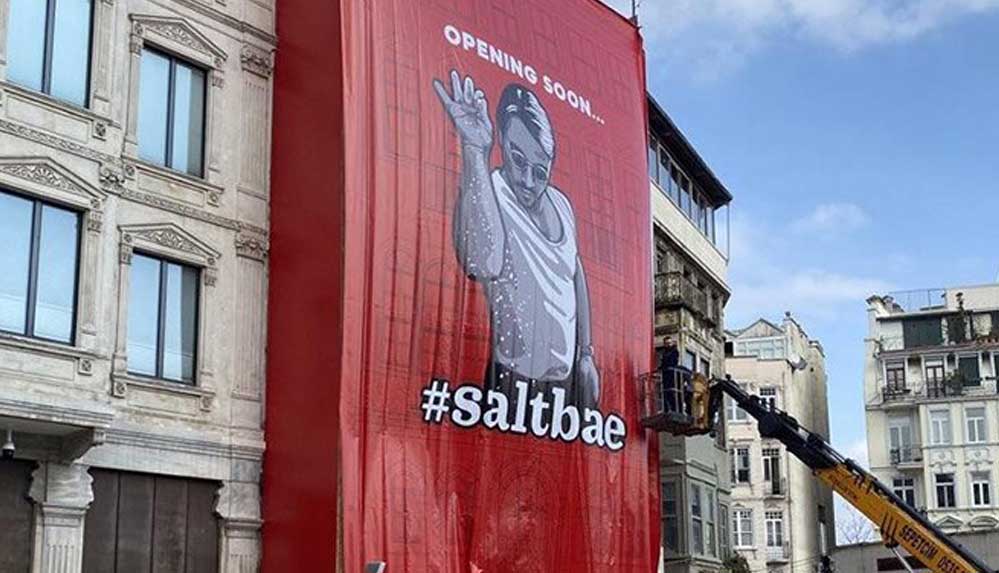 Bin yıllık Galata Meydanı'na Nusret posteri açıldı, İBB harekete geçti 4 Bin-yıllık-Galata-Meydanı'na-Nusret-posteri-açıldı,-İBB-harekete-geçti