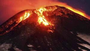 Bir haftada 6'ıncı patlama: Etna Yanardağı tekrar faaliyete geçti
