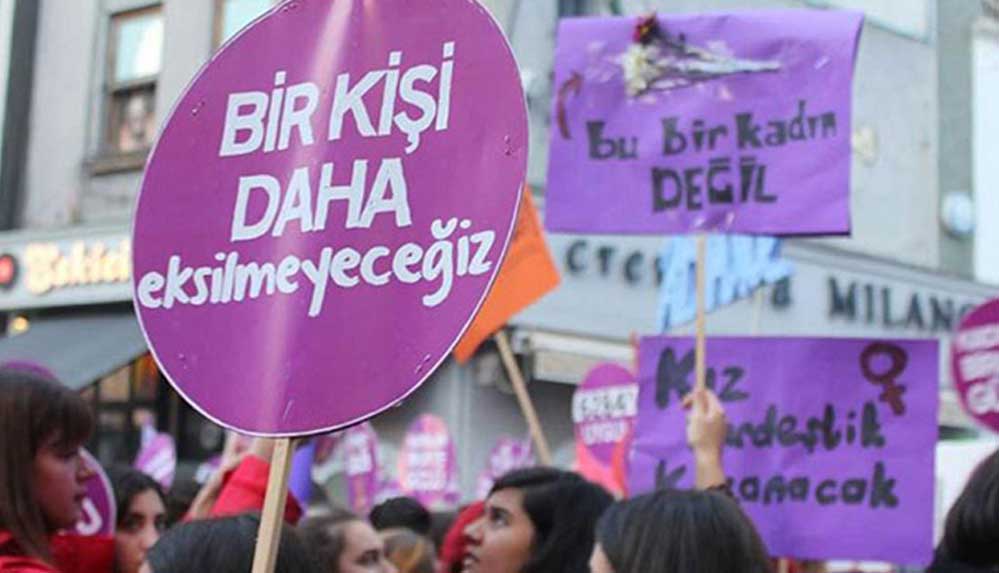 Boşandığı eşi 3 yerinden bıçakladı: 19 yaşındaki genç kadının hayati tehlikesi sürüyor 4 Boşandığı-eşi-3-yerinden-bıçakladı--19-yaşındaki-genç-kadının-hayati-tehlikesi-sürüyor