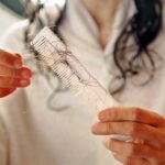 Covid-19’u-yenen-her-beş-kişiden-biri-6-aydan-daha-uzun-süreli-saç-dökülmesi-yaşıyor