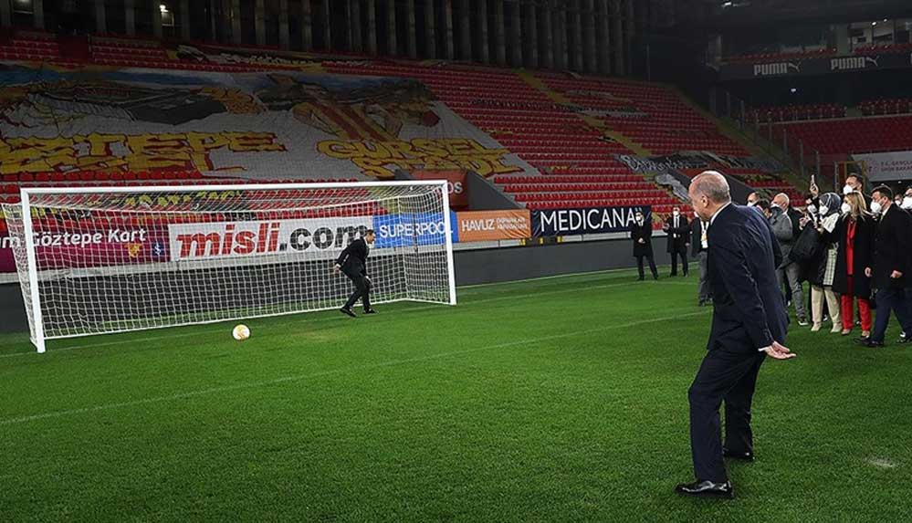 Cumhurbaşkanı Erdoğan'dan 'Durmak yok, gollere devam' paylaşımı