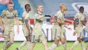 Dev-maçta-Fenerbahçe-Trabzon'u-yendi-zirveye-ortak-oldu