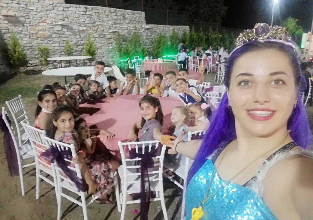 Evde asılı halde ölü bulunan Betül Özdemir için aile yeniden otopsi istedi