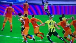 Fenerbahçe'den ofsayt kararına tepki: "Bu kaçıncı? Yeter! Göz VAR izan VAR. Ofsayt Yok!"