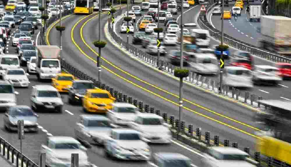 İstanbul'da artık trafik sıkışıklığı tüm güne yayılıyor (1)