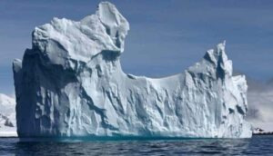 Küresel ısınma yüzünden dünyanın en büyük buz dağı eriyor